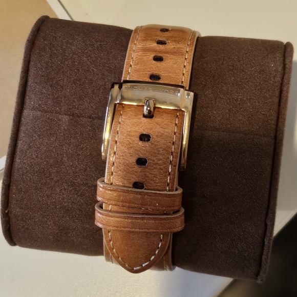 Michael Kors Watch - Picture 6 of 7